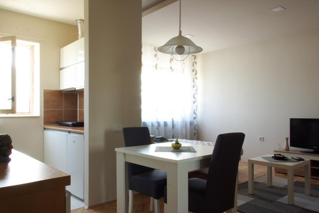 Square Studio Apartment Ni Dış mekan fotoğraf