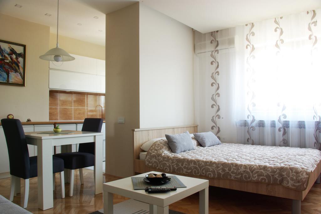 Square Studio Apartment Ni Dış mekan fotoğraf